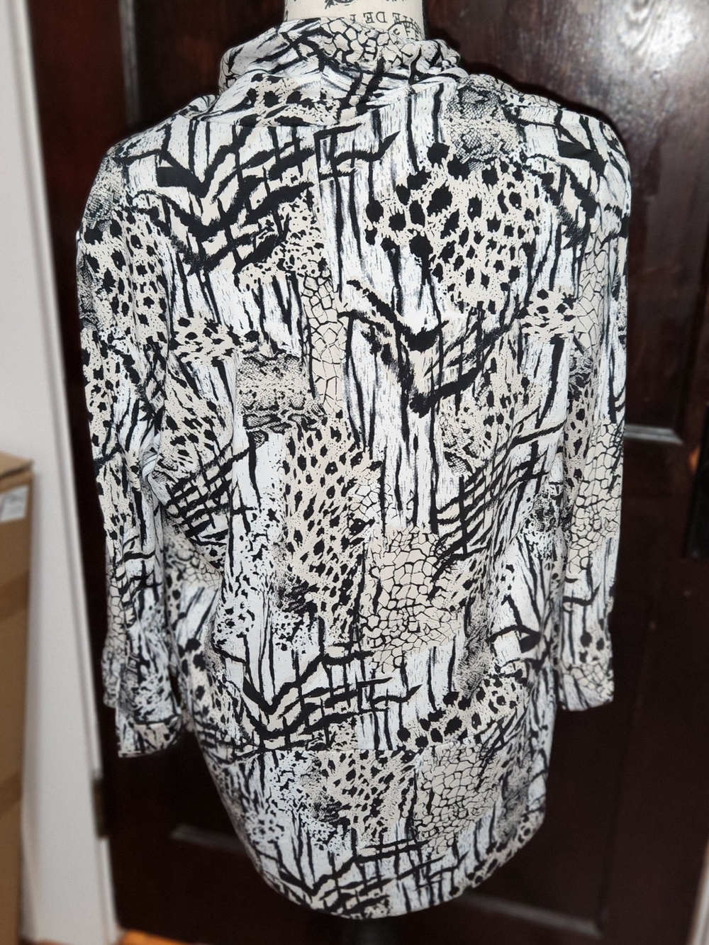 Robert Louis Womens Animal Print Sz Small Draped Open Cardigan Lagen look